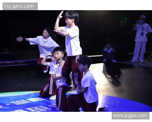 全国街舞大赛点评成都攀岩队展现出色技术实力与舞台魅力